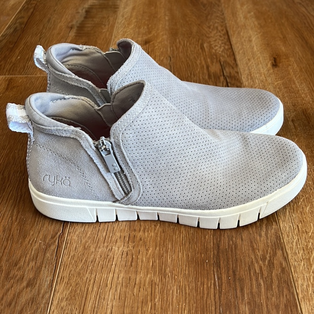 Women's Ryka Ankle Booties Size 8